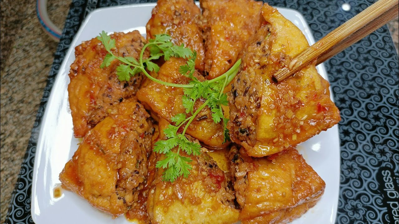 Tùa hủ chiên ăn cùng cơm niêu
