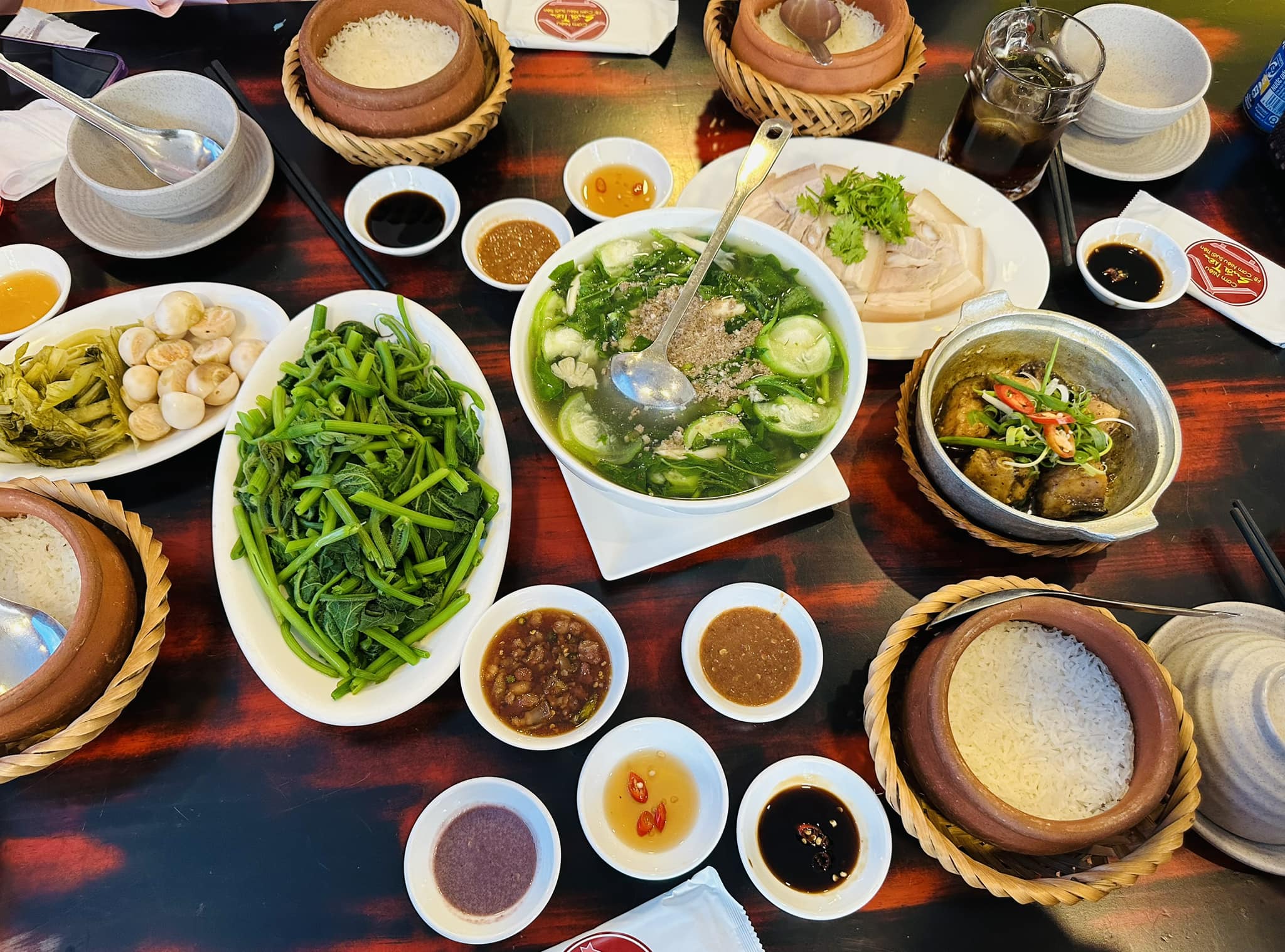 Vì sao nhiều gia đình lựa chọn Cơm Niêu Tân Đô?