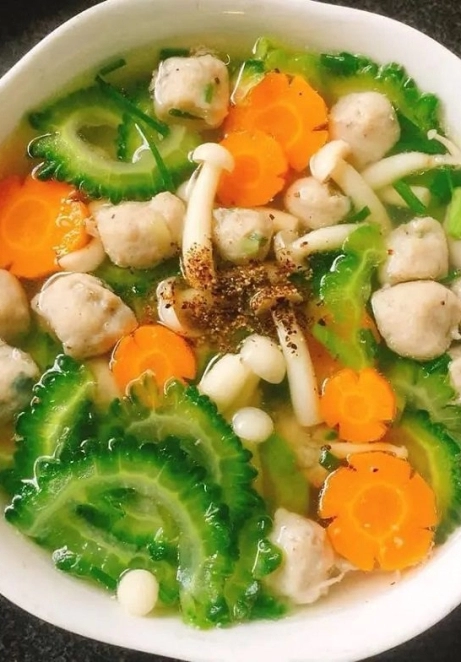 Canh khổ qua cá thác lát